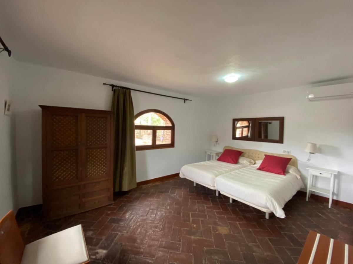 Casas Rurales Monasterio De Rocamador Almendral Exteriér fotografie